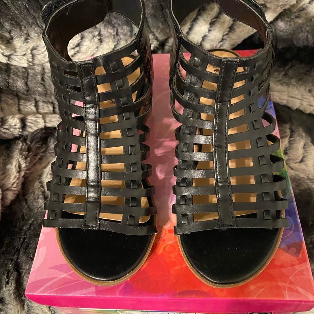 Belladia Girls Sandals Size 12 good condition - Picture 3 of 6